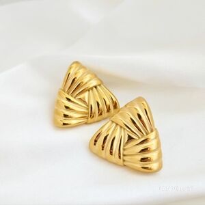 NEW Gold Retro Textured Chunky Triangle Earrings